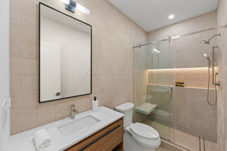 45h 236 WoodCrest Paramus NJ