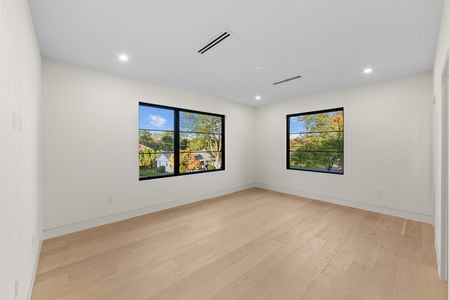 45i 236 WoodCrest Paramus NJ