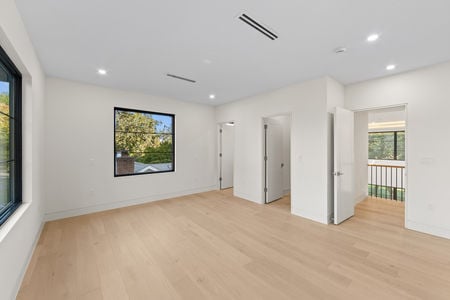 45l 236 WoodCrest Paramus NJ
