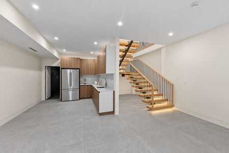 47 236 WoodCrest Paramus NJ