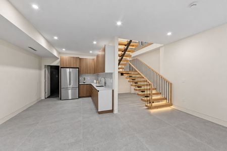 47 236 WoodCrest Paramus NJ