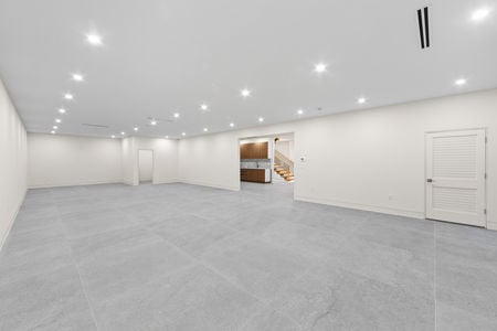 49a 236 WoodCrest Paramus NJ
