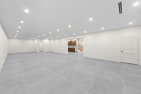 49a 236 WoodCrest Paramus NJ