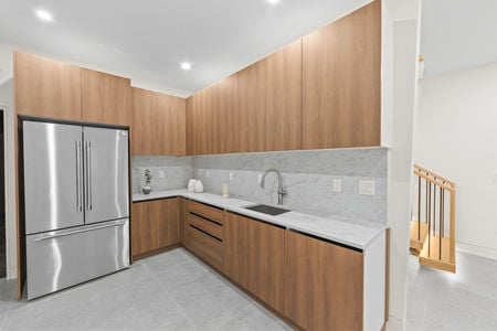 49b 236 WoodCrest Paramus NJ