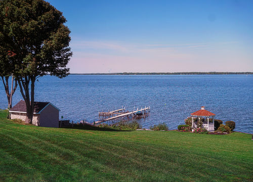 Cicero - park like setting along the shore of Oneida Lake in Cicero, New York