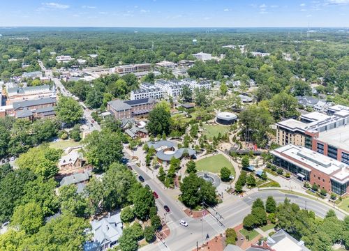 shutterstock_2465313511 (1)