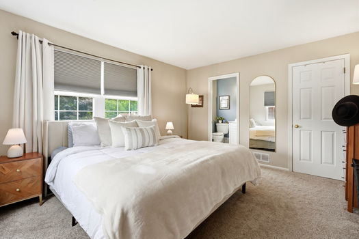55-web-or-mls-523 S Coventry Ln (57 of 84)