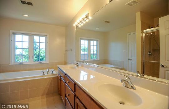 FX9660583 &#8211; Bath (Master)