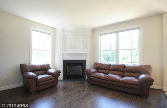 FX9660583 &#8211; Family Room