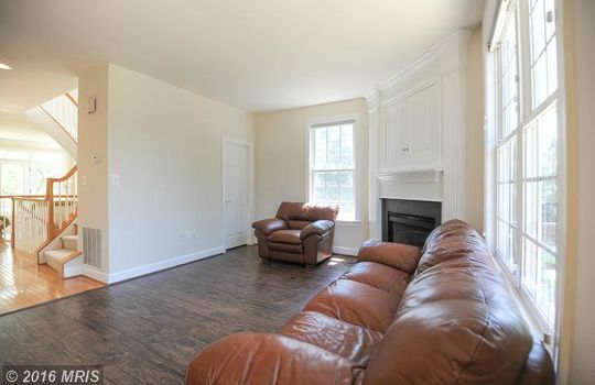 FX9660583 &#8211; Family Room