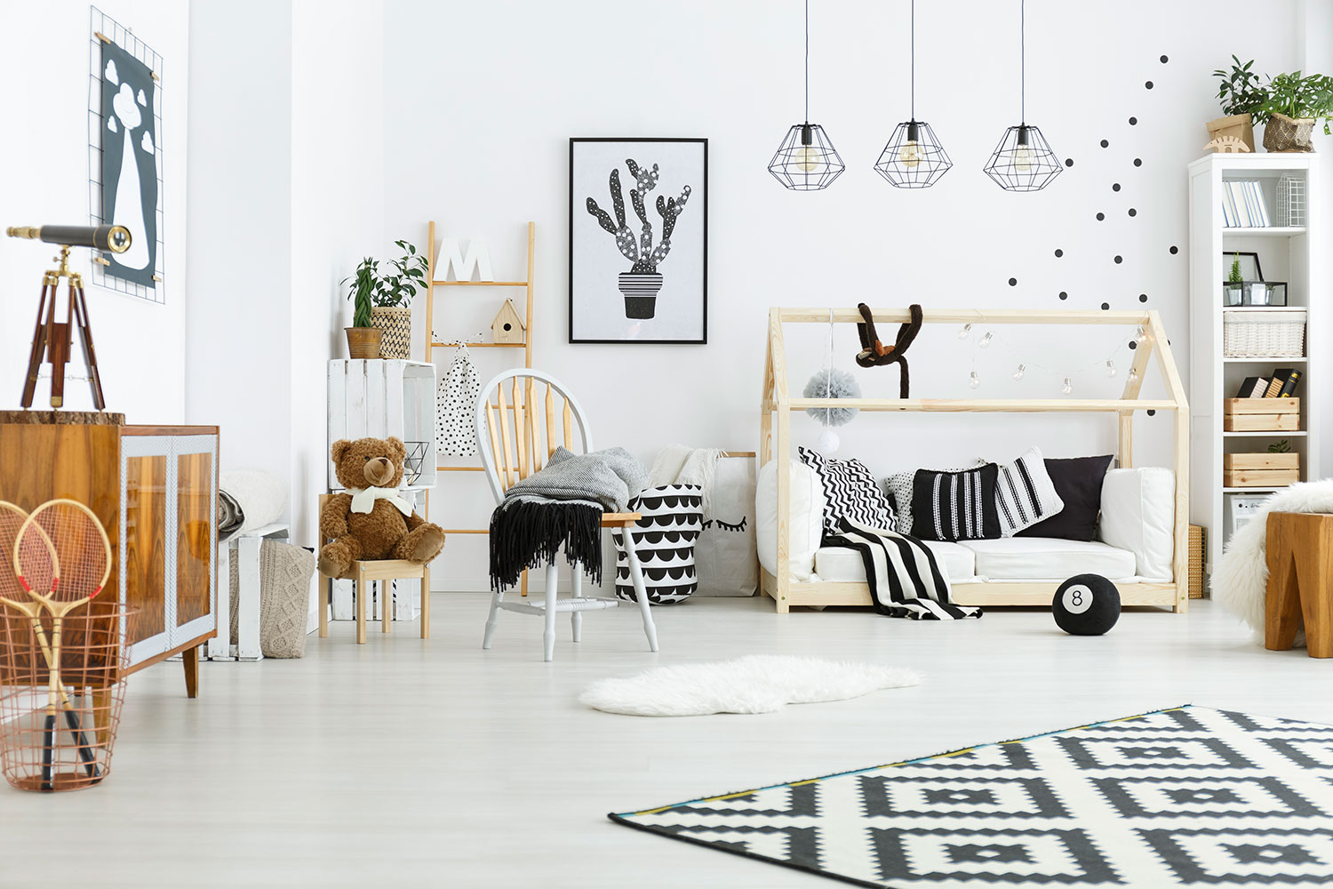 kids-room-with-house-bed-P6G5K9J