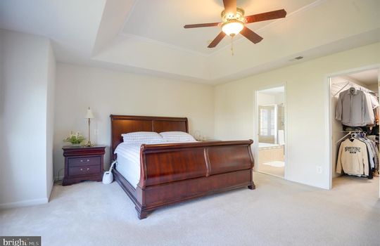 0562938441-18102898-large