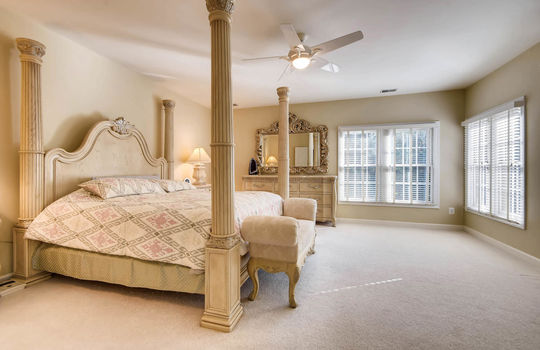 506-Pond-View-Ln-Cockeysville-large-016-8-2nd-Floor-Master-Bedroom-1500&#215;1000-72dpi