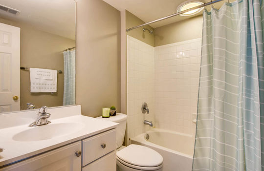 506-Pond-View-Ln-Cockeysville-large-021-10-2nd-Floor-Bathroom-1500&#215;1000-72dpi