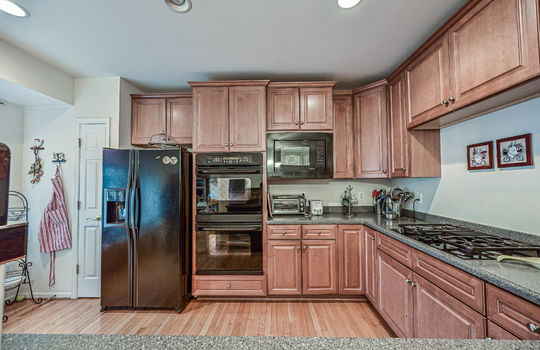 4682 Carisbrooke Ln-24
