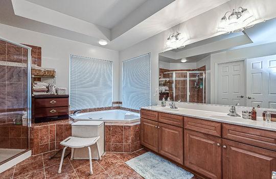 4682 Carisbrooke Ln-34