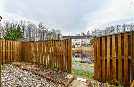 4682 Carisbrooke Ln-47
