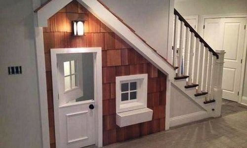 허걱 !, 집 계단아래 방이 있다, 아이들 놀이터? &hellip;