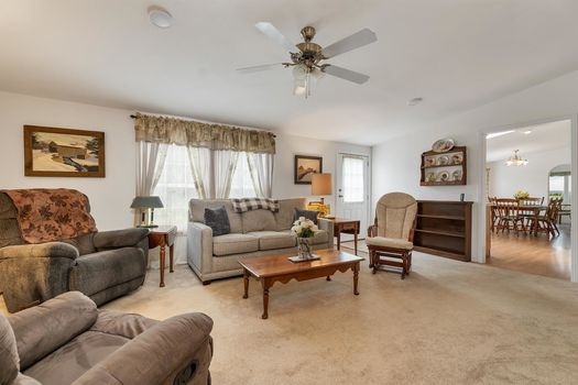 5074080-0D1D01F6-1F9F-4B42-A363-1620AFF54A1E