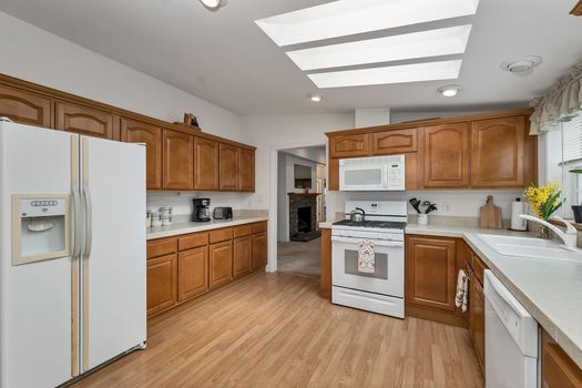 5074080-77453344-DEF8-4930-8F49-2379F4FED2E2