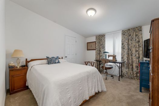 5074080-E9E63045-027D-441C-982D-40E7FEF87BFD