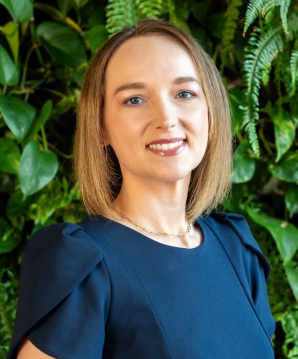 Amelia Clark (headshot)