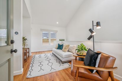 005-4926-desmond-street.84622.p2k.011.web