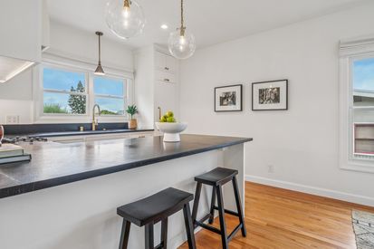 015-4926-desmond-street.84622.p2k.022.web