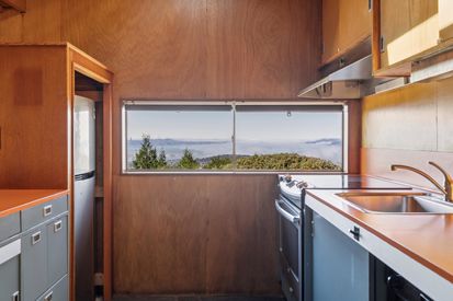 021-1-dewey-road.84816.p3k.027.web