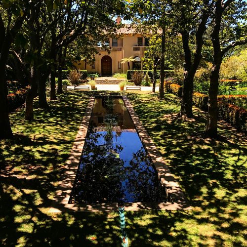 Visit this secret garden in Kensington, but only on Weekdays