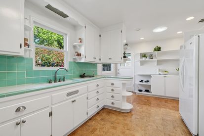 046-716-ashbury-avenue.89504.p2k.027.web