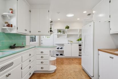 048-716-ashbury-avenue.89504.p2k.028.web