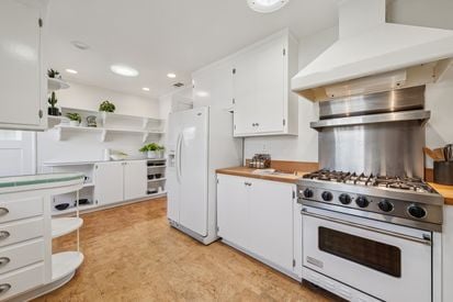 050-716-ashbury-avenue.89504.p2k.029.web