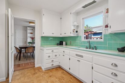 052-716-ashbury-avenue.89504.p2k.030.web