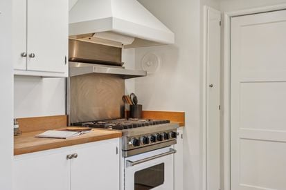 058-716-ashbury-avenue.89504.p2k.033.web