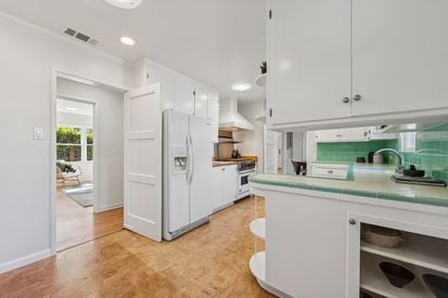 062-716-ashbury-avenue.89504.p2k.036.web