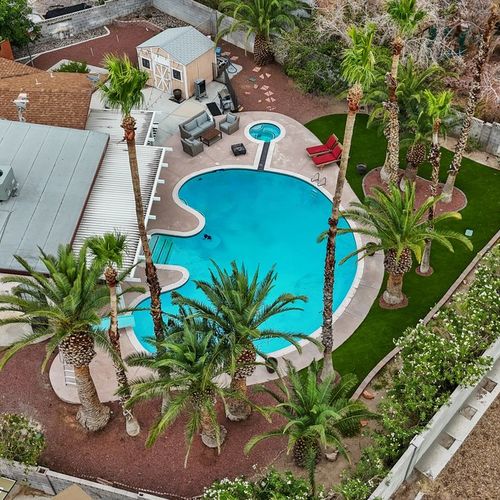 Blacksmith Court: $40,000 Price Drop on a Las Vegas Pool Home That Finally Gives You Room to Breathe