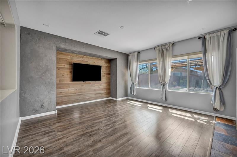 Local-2449-Daks-Loden-Henderson-FamilyRoom