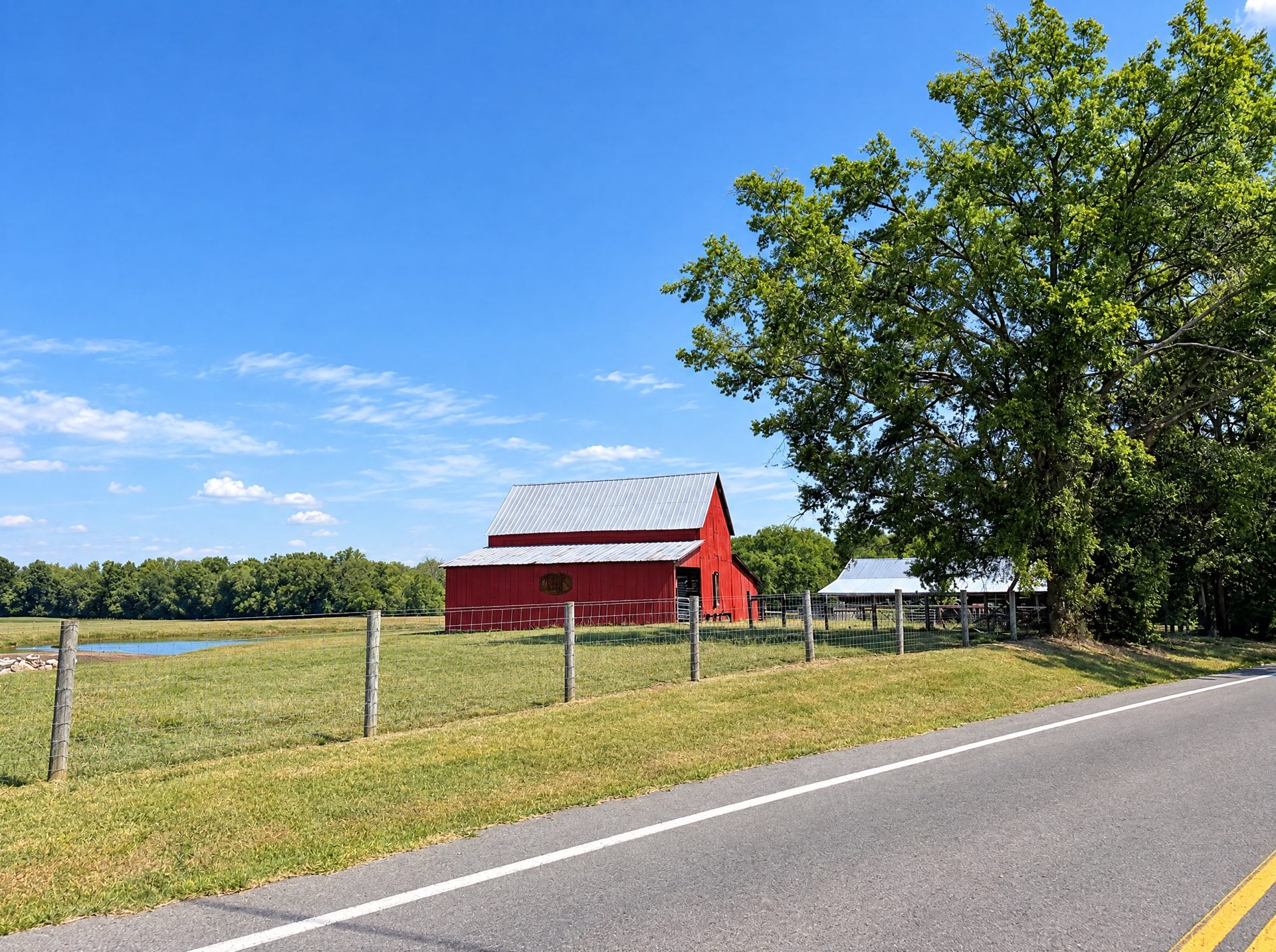 Red barn along Horton Highway in College Grove, TN