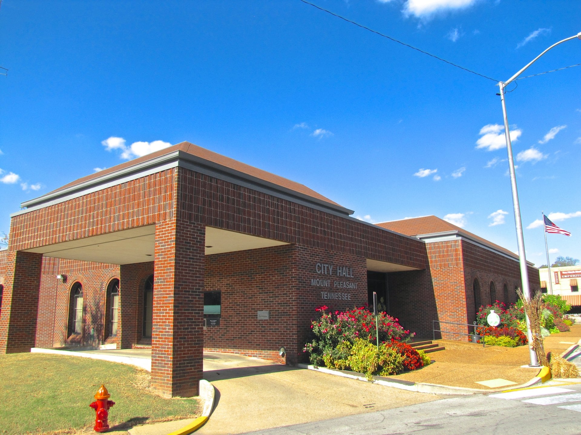 City Hall at 100 Public Square in Mount Pleasant, TN