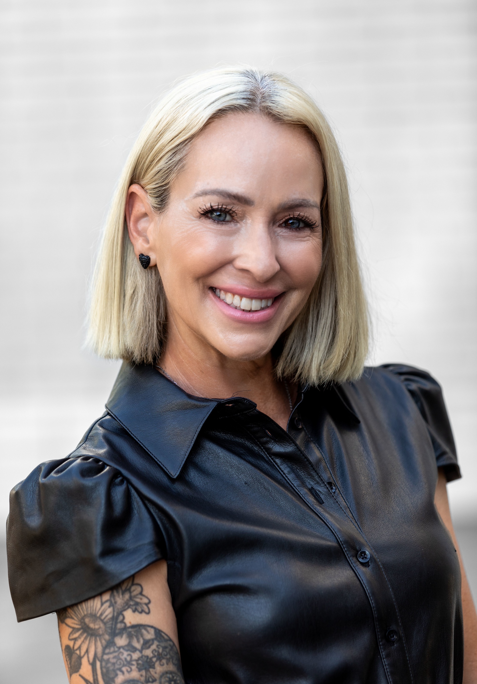 Lysa black dress white background (1)