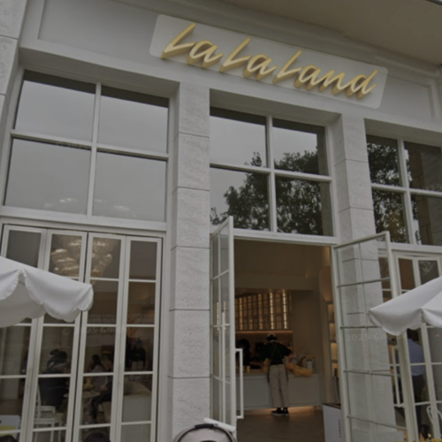 Kindness Brews in Scottsdale: La La Land Kind Café Debuts at Kierland Commons