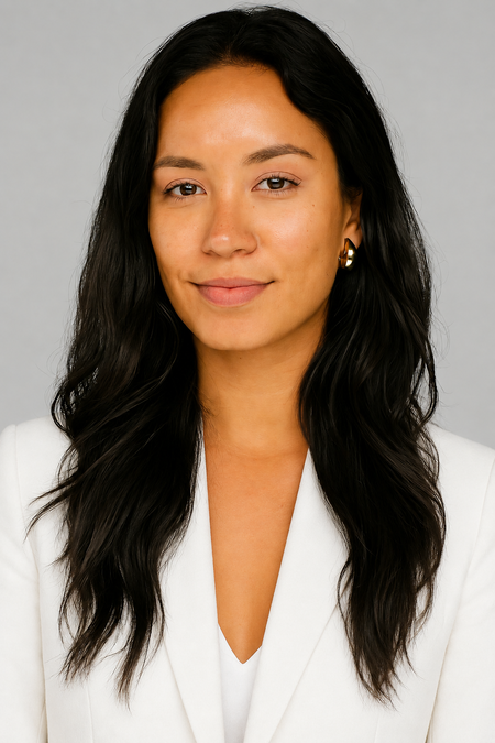 Pam headshot 26
