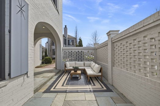 41-web-or-mls-BENR4813