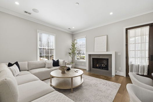 6-web-or-mls-BENR4783