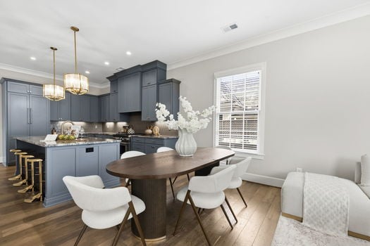 8-web-or-mls-BENR4777