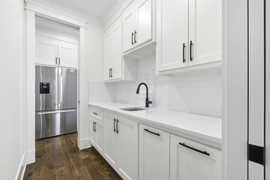 13-web-or-mls-BENR6718