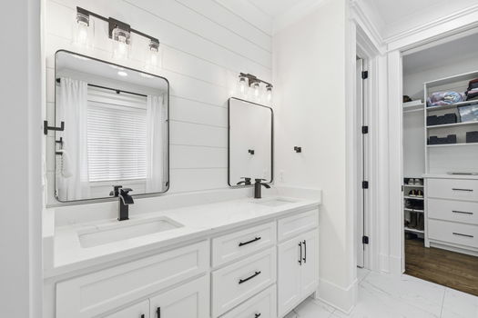 24-web-or-mls-BENR6799