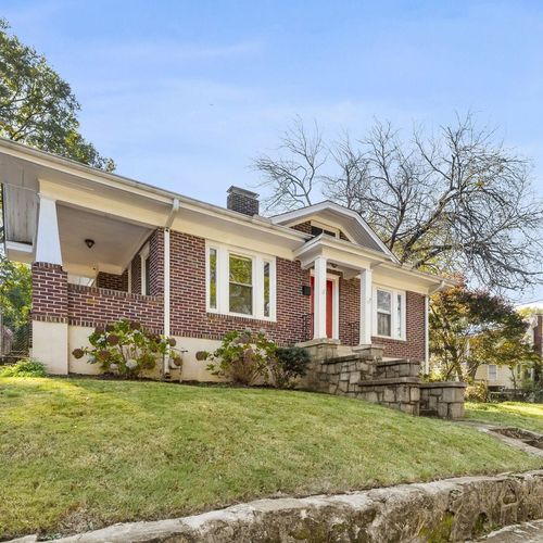 What Are the Best Neighborhoods to Live Near Downtown Greenville, SC?