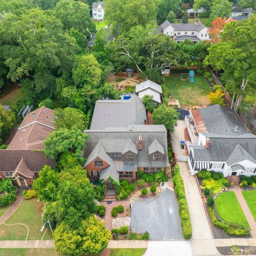 What is the nicest neighborhood to live in Greenville, SC?